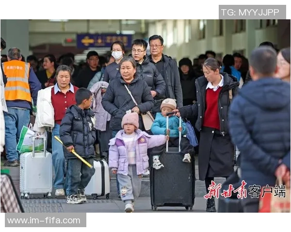 早报:这棵树刚刚爬上去就匆匆下来了引发众人热议 早报:这棵树刚刚爬上去就匆匆下来了引发众人热议