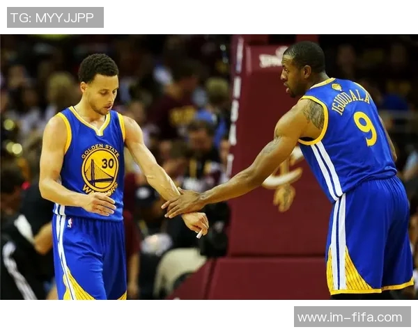 张佳玮分析勇士战术转变与巴特勒的多面手能力 张佳玮分析勇士战术转变与巴特勒的多面手能力